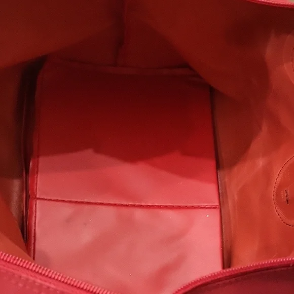 Source Unknown Vibrant Red Tote with Black Details - Picture 8 of 9